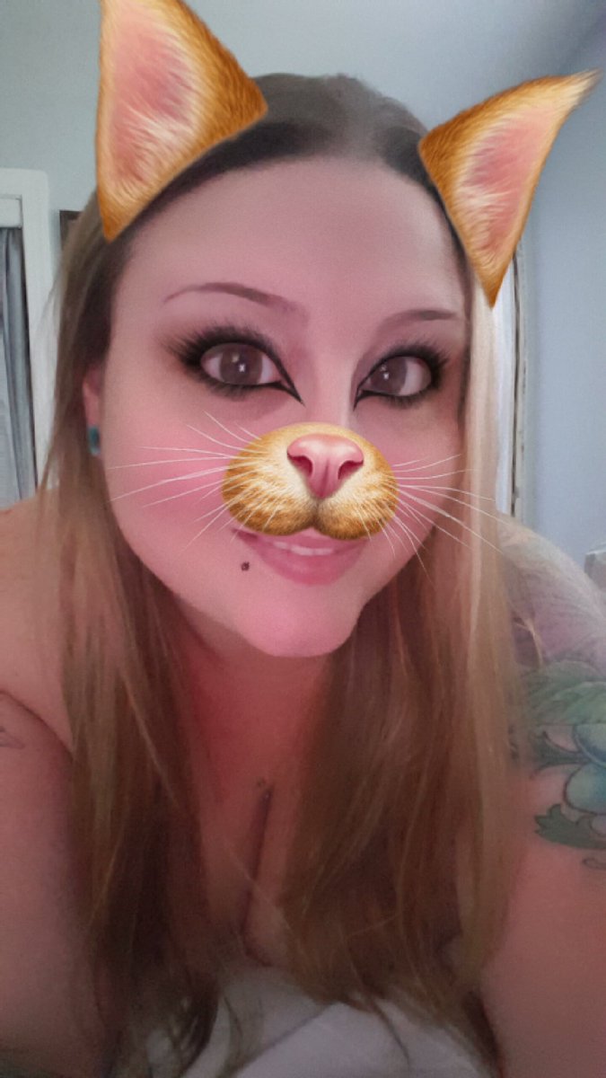 simplyeroticone's tweet photo. I would make one sexy kitty 😽 https://t.co/yjE2PNbOcf
