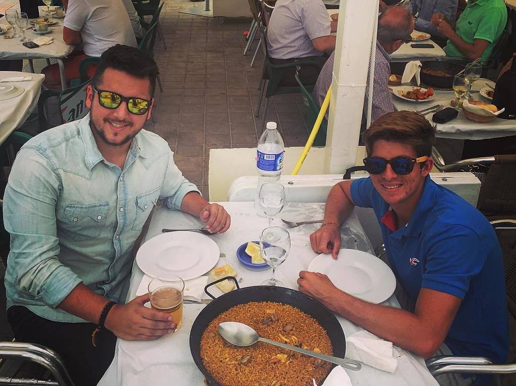 vergara_ripoll's tweet photo. Llámalo postureo, llámalo "consejo de sabios". #Primos #Mopris #Marisco #Arroz #summer2016… https://t.co/HgxkV1CbMF https://t.co/XBO8oJZRnW