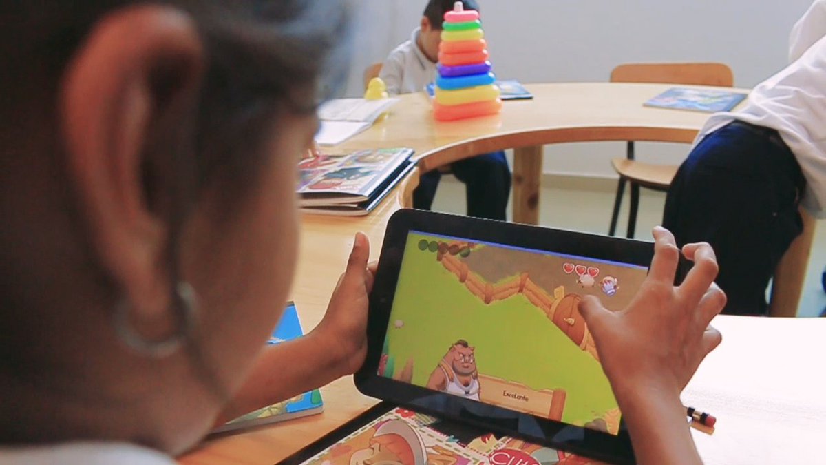 comunicadosco's tweet photo. #videojuegos para cambiar la #educación de los niños de #Colombia @life2playco @UISenlinea https://t.co/PY8f8x8FyG https://t.co/kZOHjxhjGv