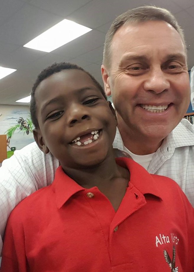 JohnFAnnis's tweet photo. So many great photos from yesterday @summerlearning No book in this one, but I love it. @readingby3rd  @FirstBook https://t.co/wCMhlRtpwr