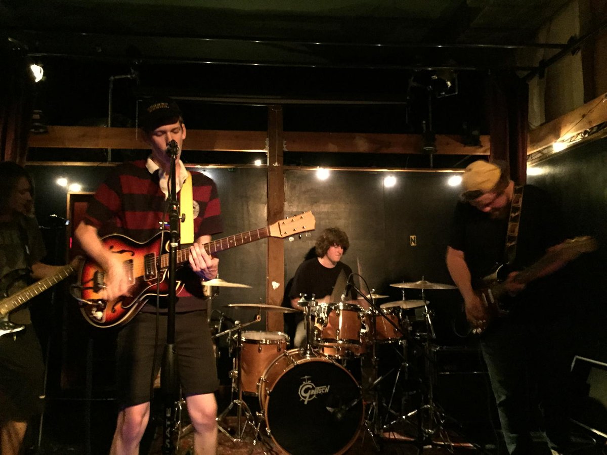 kinderthnwolves's tweet photo. Knoxville was rad. Met a lot of cool people, caught a lot of Pokemon. Here's @falloirtheband, Ty for having us☺️ https://t.co/jQFuQdf0ks