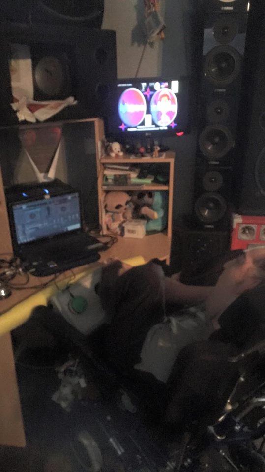 kylewaves's tweet photo. @Z1035Toronto can you follow me and my music brand @zonefology please i'm disabled and i dj with my foot https://t.co/QWjCAeScGc