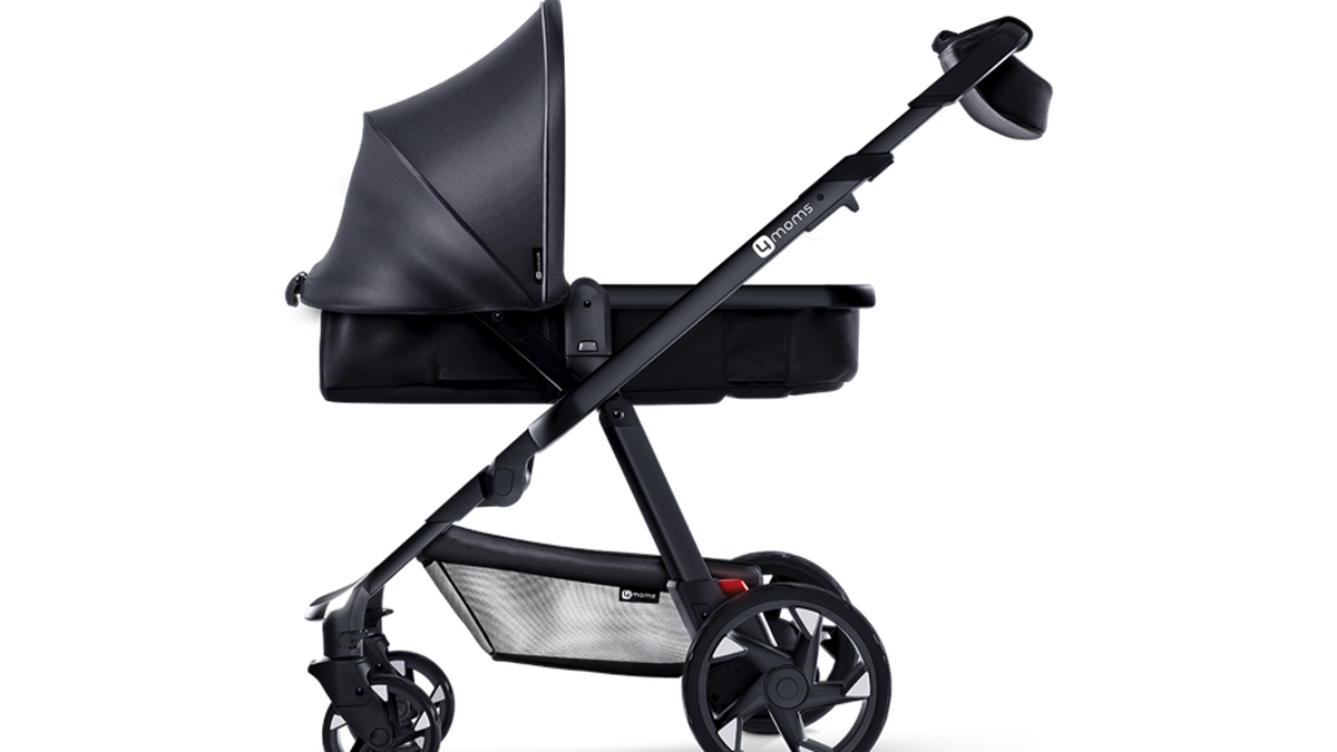 verge's tweet photo. This stroller charges your phone while you push and play Pokémon Go https://t.co/jUHMWZnAl3 https://t.co/lNtbod6AuY