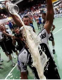 Happy weekend to all handball lovers, be happy and love handball.