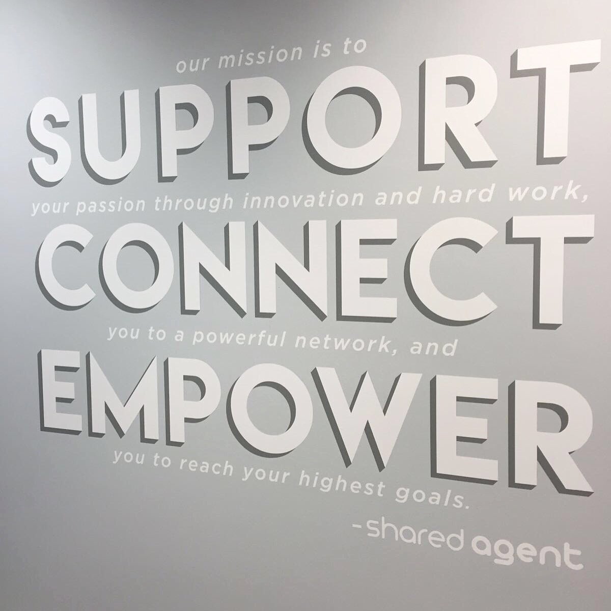 SharedAgent's tweet photo. Loving this inspirational wall at one of our offices. Have a good weekend! 🎉 #sharedagent #realestate #workspaces https://t.co/eHvPdyW3RC