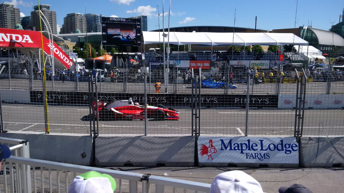 bamiam2011's tweet photo. Roar at the shore with Brogan #molsonindy https://t.co/YBh7Ersj7l
