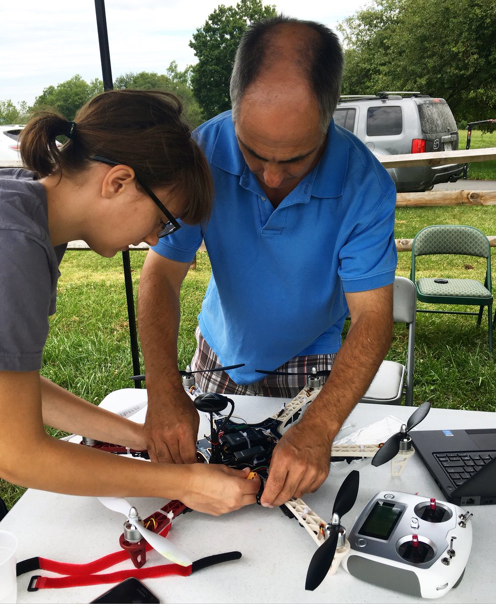 WcUAVchallenge's tweet photo. Preparing to take flight @FoxcroftSchool #TeachersTakeFlight #KwF #DaVinciChallenge #KashmirRobotics https://t.co/oBIxpbOgJt