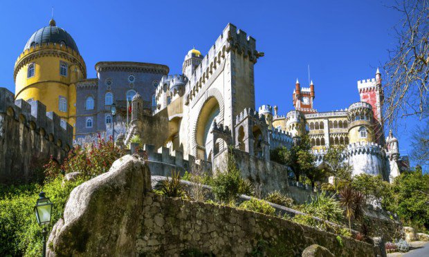 visitportugal's tweet photo. 5 Reasons to fall in love with #Portugal - a winning country https://t.co/lhqDvXq9e0 via @thecourieruk #travel https://t.co/mkm9aAtYDU