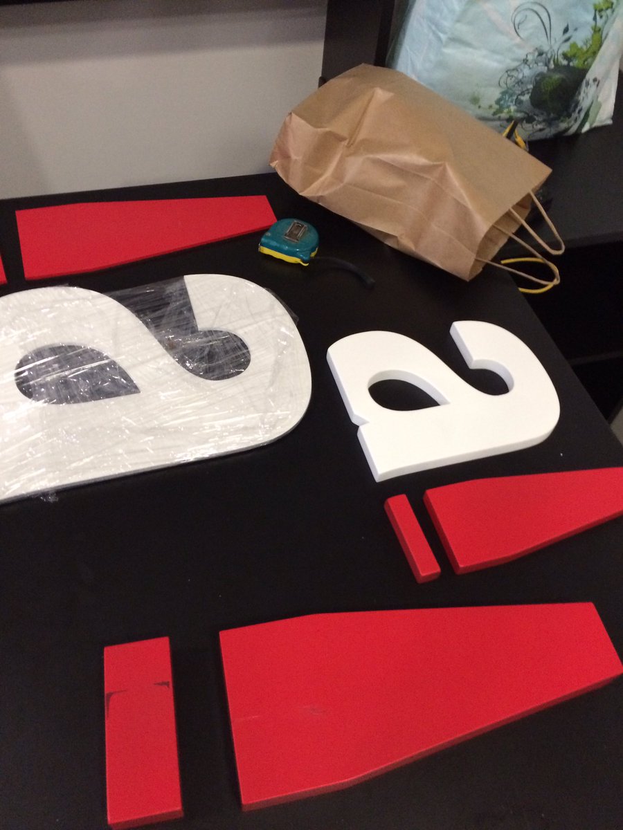 logicalestudio's tweet image. #corporeas #rotulacion #acuchillo #agustinrisueño #leonesp #branding #logicalestudio