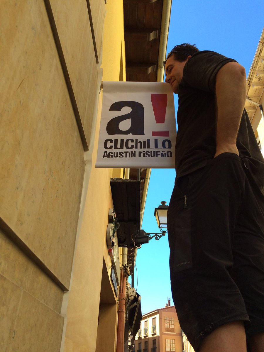 logicalestudio's tweet image. #banderola #rotulacion #acuchillo #agustinrisueño #leonesp #branding #logicalestudio