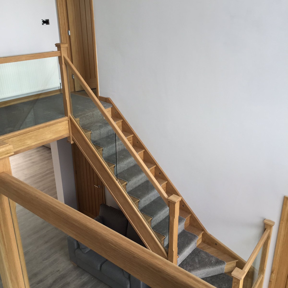 nscarpets's tweet image. Grey #carpet and #oak stairs complimenting each other nicely and a sea view as a bonus