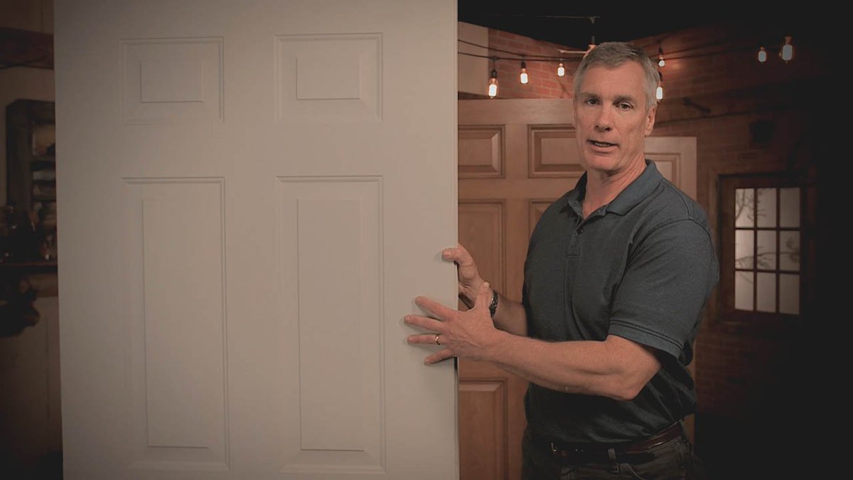 What options are available for Home Exterior Doors? Check out our short video: learn.reeb.com/wood-vs-fiberg…