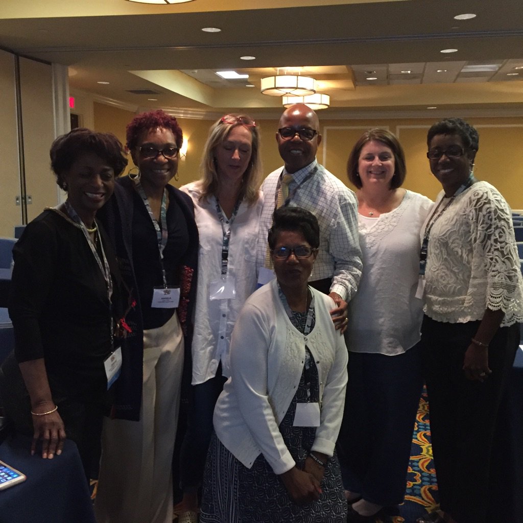 kporter_'s tweet photo. What a great group of educators, leaders, and learners! Session 419 #LearnForward Jeanne Spencer #MEGA_2016 https://t.co/v3ELg14RiS