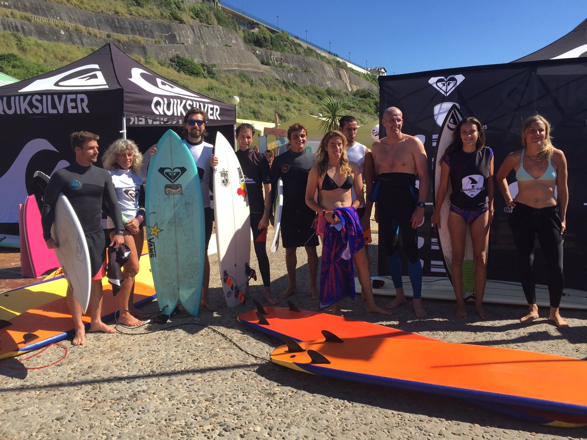 KeepABreastEU's tweet photo. Merci à tous pour ce #bigsurfinvitational au profit de @KeepABreastEU au cours du @bigfestival. #BIGFest2016 https://t.co/lIA7XI5udS