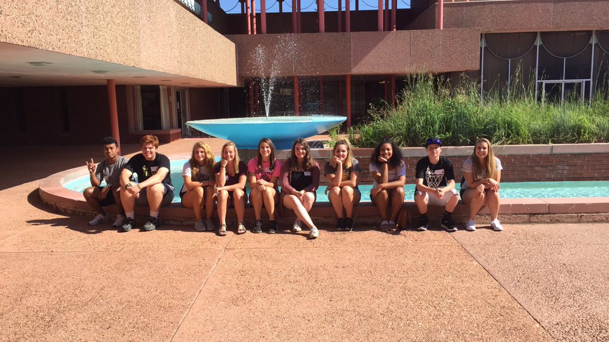 TMJillD's tweet photo. Love all my cute mentees!! https://t.co/PQiJsYa8dE