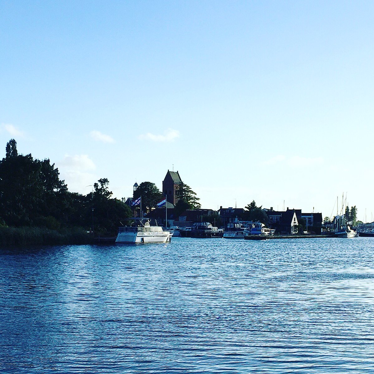 zonniggrou's tweet photo. "Grou wereldberoemd" the must visit van het Friese merengebied! https://t.co/aXReu7koug #zonniggrou #grou https://t.co/d3kn0nNdHS