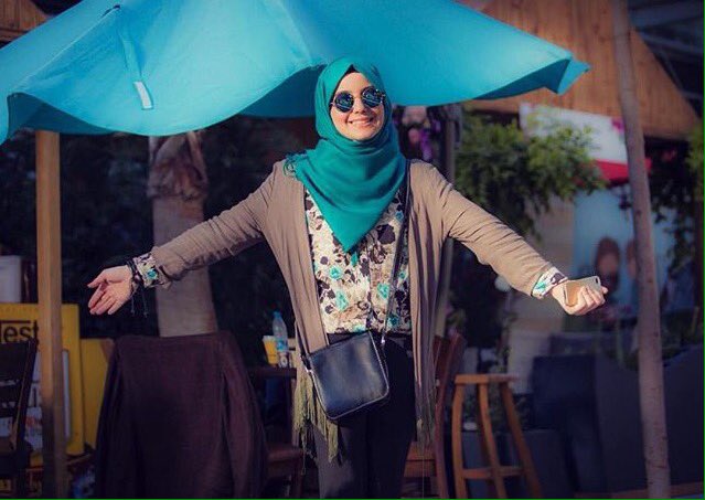 اضحكي يا جميلة .. الله ما خلق حلو ضحكاتك عبث !~💙👌🏽