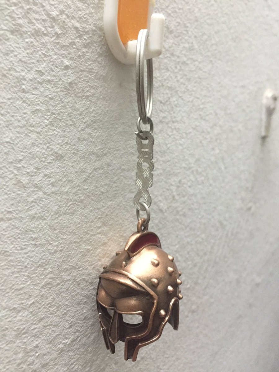 backpackingMY's tweet photo. Saya takde koleksi pelik. Biasa beli FM & keychain je. Keychain topeng gladiator ni je paling pelik ๐
#BPcollection https://t.co/44J57ZT9Ff