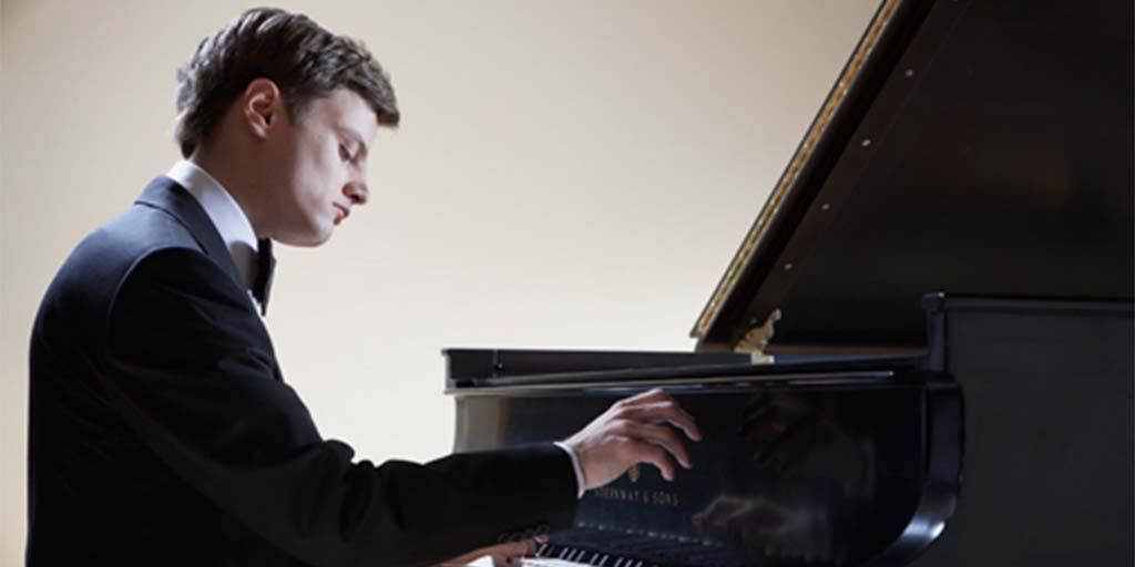 #HonensLaureate <a href="/GeorgyTchaidze/">Georgy Tchaidze</a> performs at Lofoten Piano Festival in Norway, 17 July bit.ly/29e7592