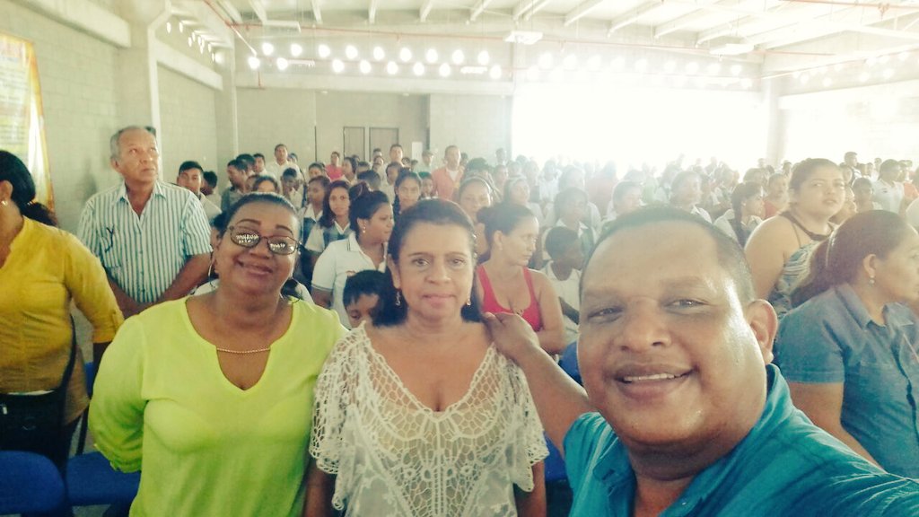 IEDorado's tweet photo. Felicidad de los #Docentes de la @IEDorado por su nueva sede, gracias @SemMonteria @MarcosDanielPG @monterialcaldia https://t.co/CUOjhssi40