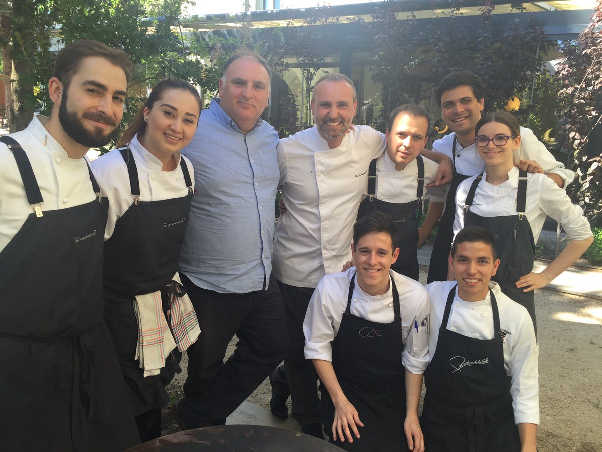Un honor tener hoy en @invernaderobox al gran <a href="/chefjoseandres/">Chef José Andrés 🕊️🥘🍳</a> !!