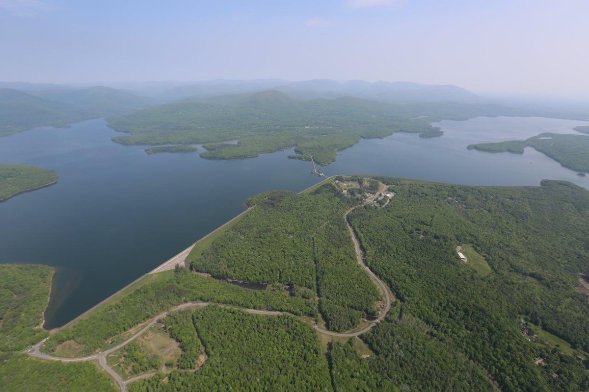 NYCWater's tweet image. How do we know NYC water is great? Scientists test its quality 570,000 times just to be sure bit.ly/ZzVWZnZ