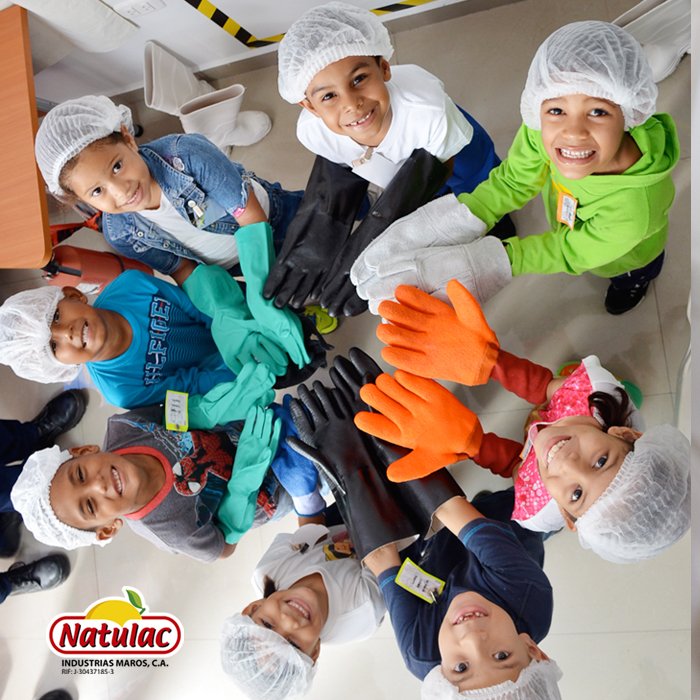 Estos niños admiran el trabajo de sus papás. Ellos nos motivan a dar SIEMPRE lo mejor 😊😍  #ComoHechoEnCasa