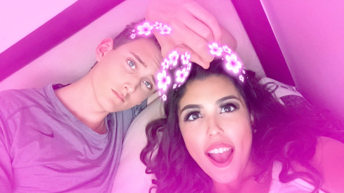 KristinSchanks tweet media