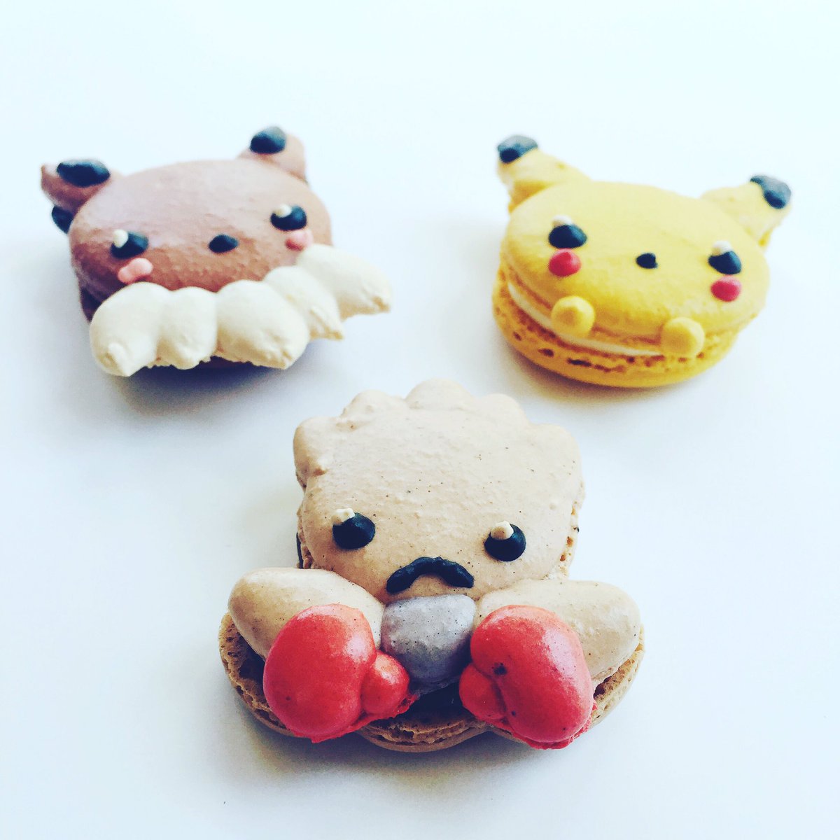tealyfedrinks's tweet photo. Catch 'em all starting today at noon #Tealyfe #Macahhrun #macarons https://t.co/4zyNQFvea8