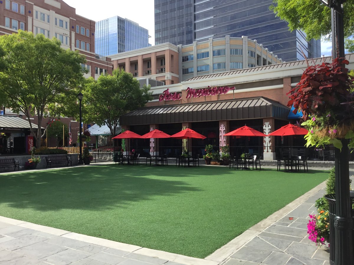 MatthewJFarrell's tweet photo. Atlantic Station, Georgia - Walkable, mixed use, built on top of a parking structure.  https://t.co/xespNWZ6y7 https://t.co/vukWnfsyox
