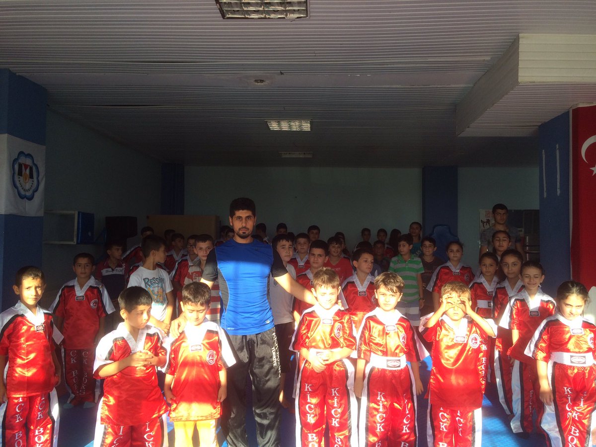 Minik ve yıldız Kick boks takımımız...