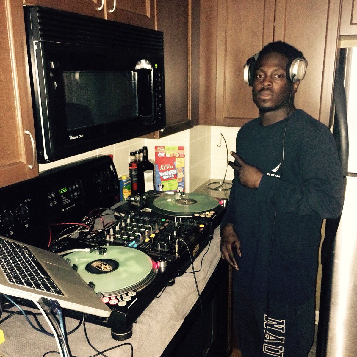 #Technics in the #kitchen <a href="/elcatrinca/">El Catrin</a> tonight! 930pm till close