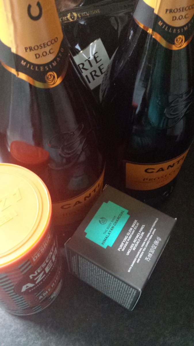 GingerDesigner's tweet image. Ready for the weekend... bubbles coffee and multimedia @paulahops