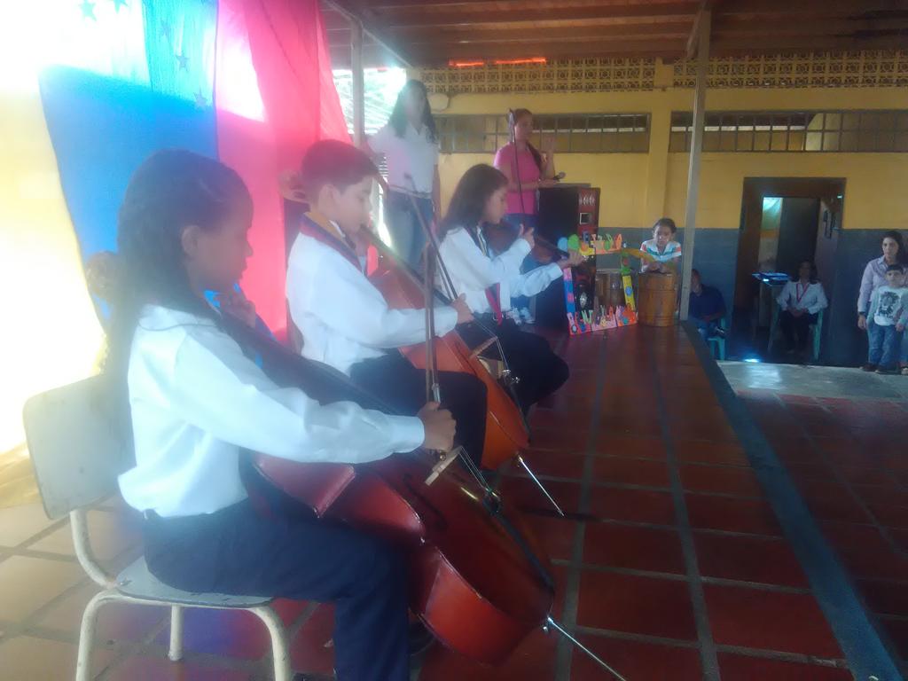 <a href="/SistemaGuarico/">Sistema Orq. Guárico</a> deleito a l<a href="/s/">『S』</a> niñ@s de los CEI.