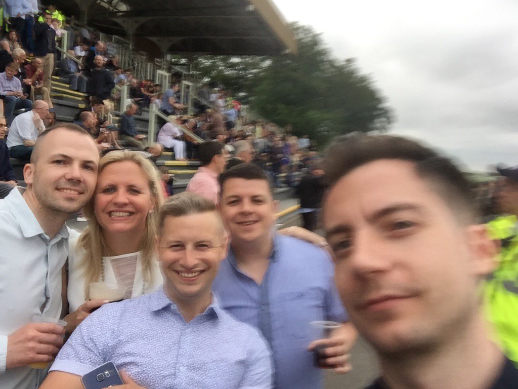 ClaireGreenside's tweet photo. Our team @NewmarketRace ❤️ xx https://t.co/oAhSU5UyYY
