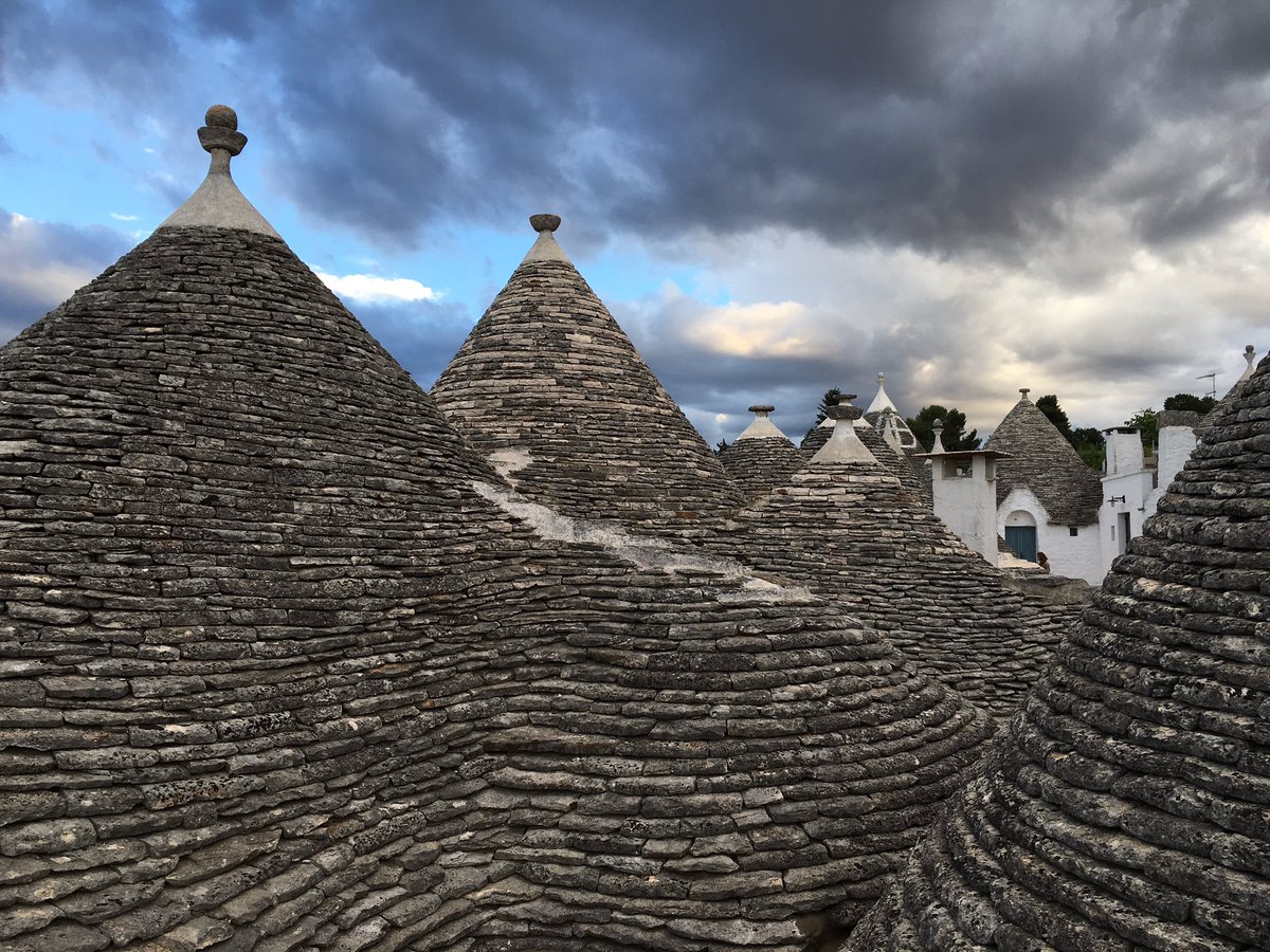 TaXI_DeLUXE's tweet photo. #alberobello #trulli servizio #ncc #taxideluxe #ovunquepresenti https://t.co/2S5VMppyH9