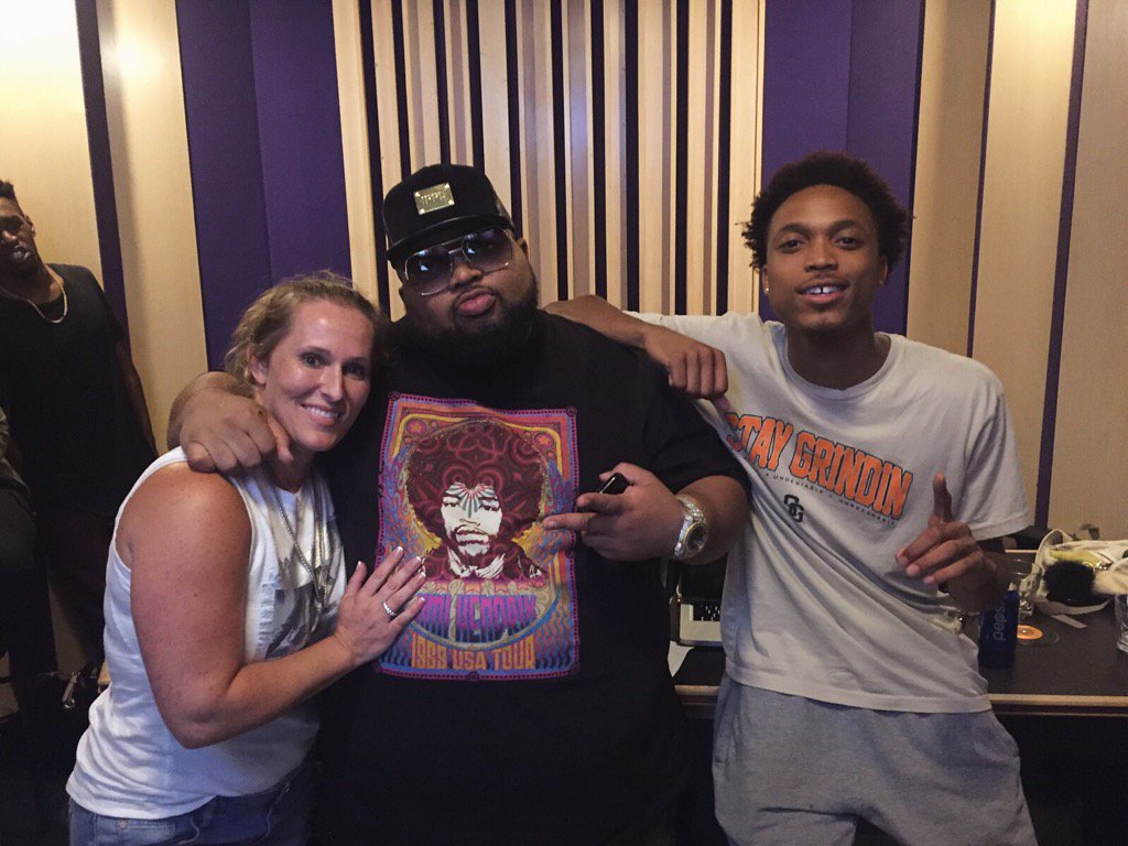 So this happened last night ....
#LadiesAndGentlemen..... Mr. <a href="/jazzepha/">JAZZEPHA</a>