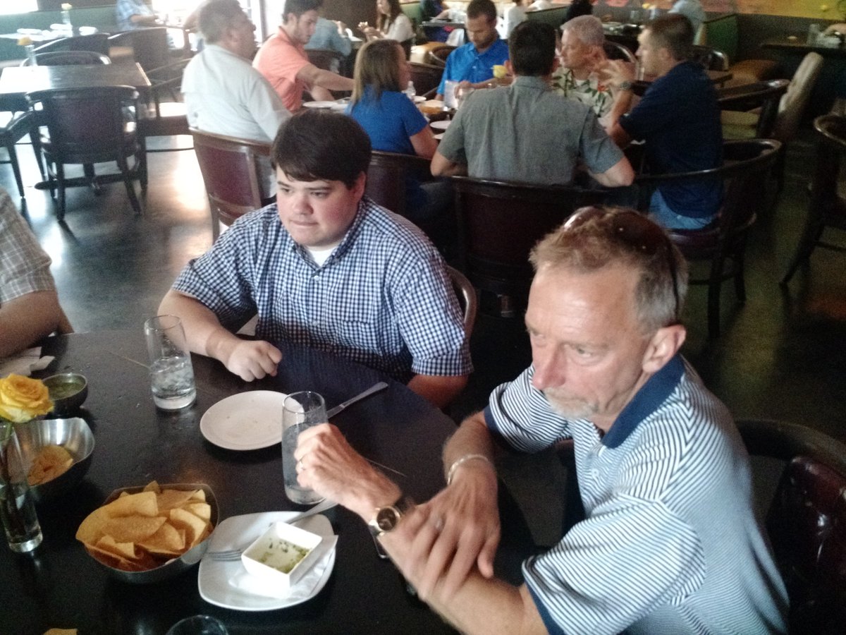 lazybear214's tweet photo. Out with the office homies for a nice birthday lunch. https://t.co/8gHMp3CKXD