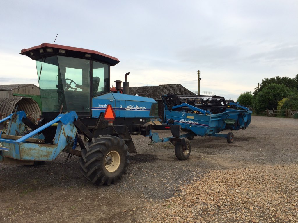 TimBoor_Arable's tweet photo. Swathing campaign nearly over for another year, time to brush off the combine! https://t.co/Ic86ePOwPx