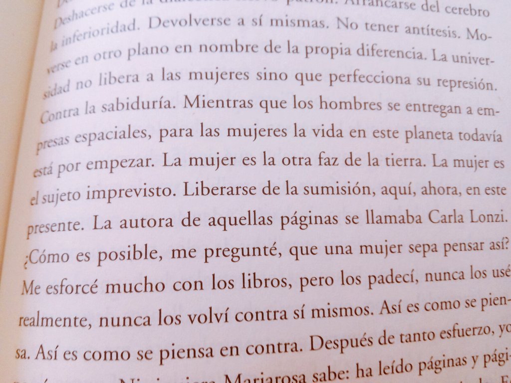 Laura Coll tweet media