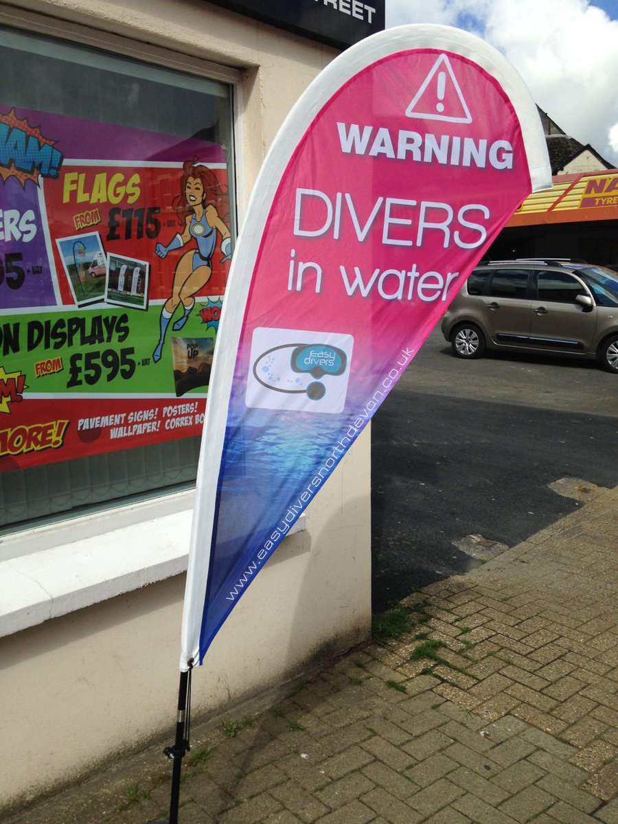 matrix_banners's tweet image. Bright &amp;amp; eye catching Teardrop Flag printed for Easy Divers! #devonprinters #printedflags ow.ly/t2fM302cwzr