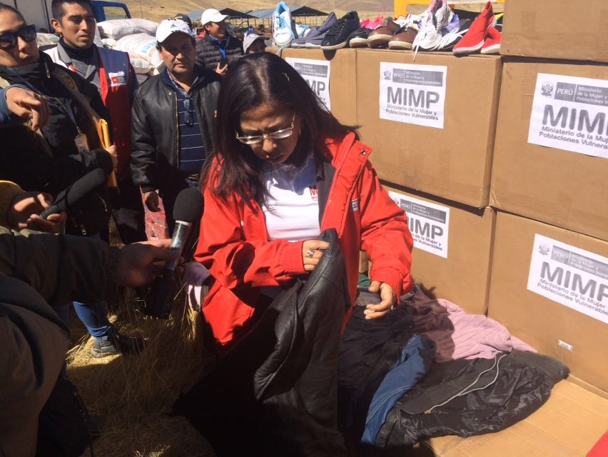MimpPeru's tweet photo. Ministra Huaita: hemos entregado más de 48 mil kits de abrigo en el Plan de prevención  (mayo-junio) #AbrígatePerú https://t.co/5dMbybE8Lz