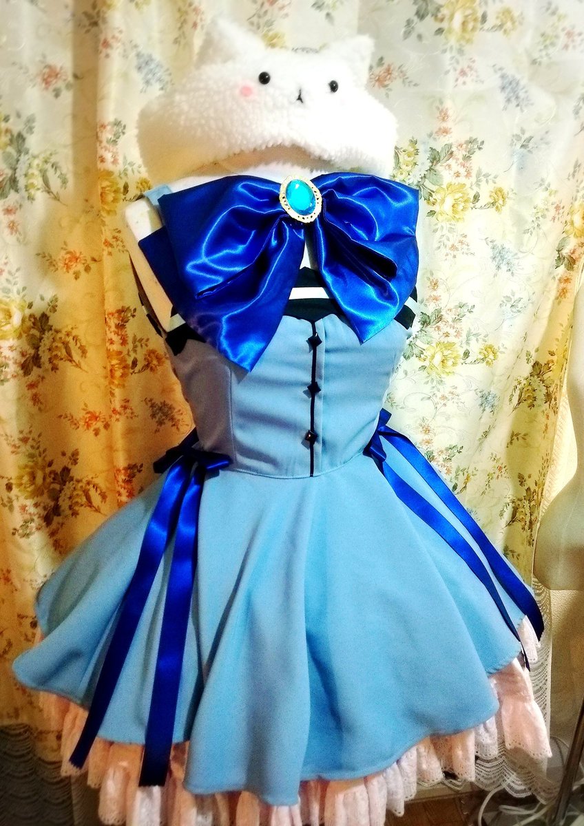 ট ইট র 衣装屋trapezohedron 受付停止中 ごちうさの魔法少女チノちゃん ご依頼三人目です フィギュアが出たので すっごく人気あるんですねぇ 今回はそのデザインに沿って製作させて頂きました この帽子可愛くって本当に大好きですo O O