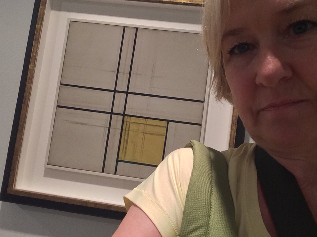 Shifting charcoal lines - an unfinished Mondrian