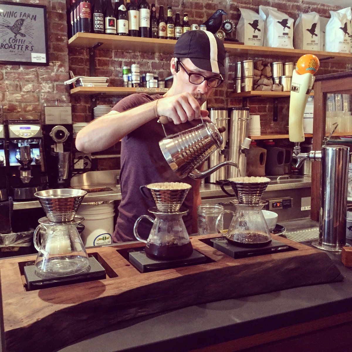 cupperapp's tweet image. The perfect pour @IrvingFarm #specialtycoffee #craftcoffeerevolution #NYC #SF #LA #SD #cupperapp