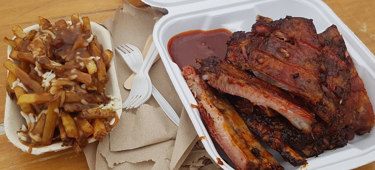 kyleyMC's tweet photo. #ribfest Day 2
#MississaugaRibfest
#RileyLoveMC and moi https://t.co/o1wW2UY08k
