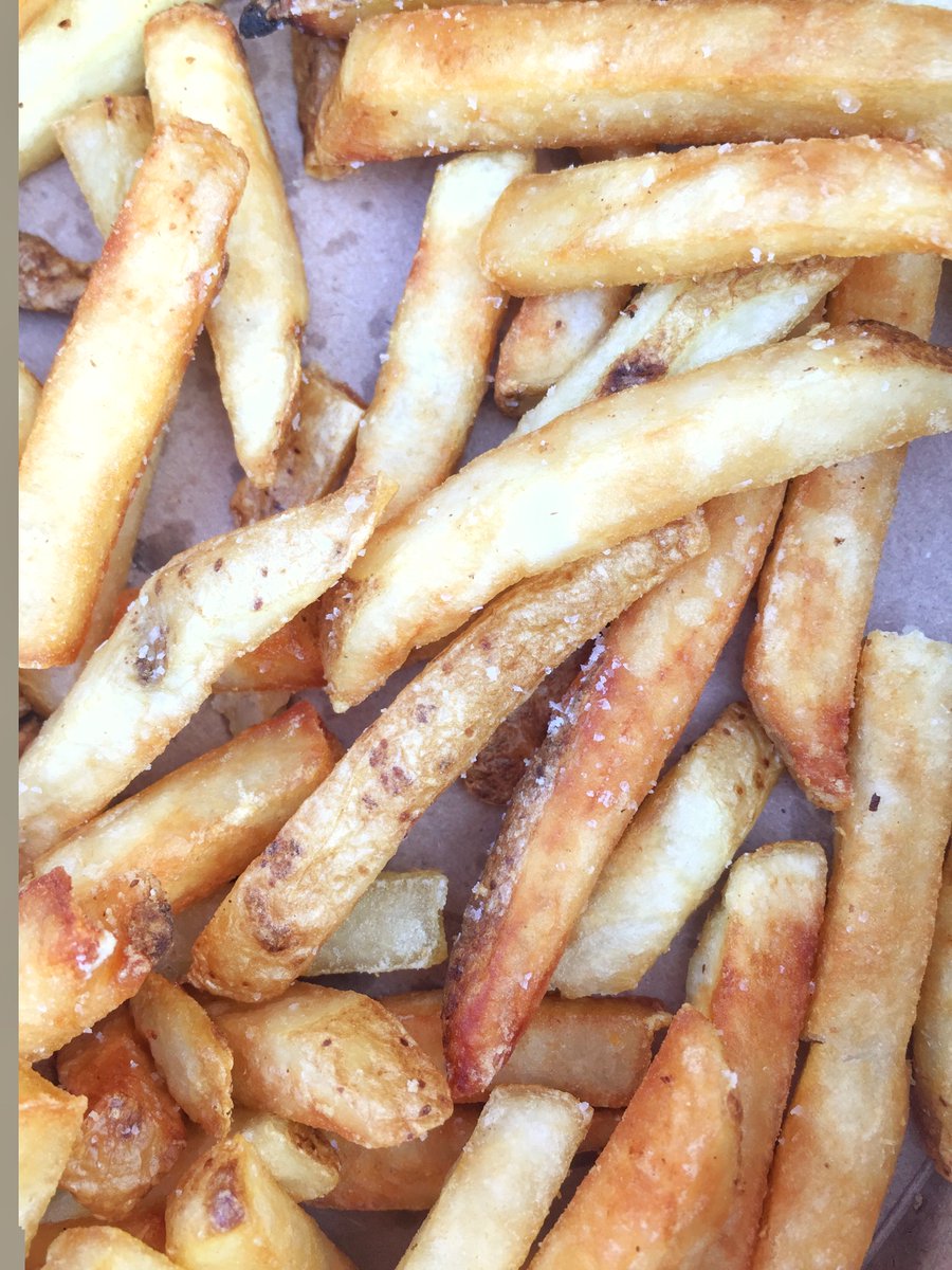 BoxFrites's tweet image. Do you know the difference between fries and frites? Frites are cut thicker and double-fried #funfact