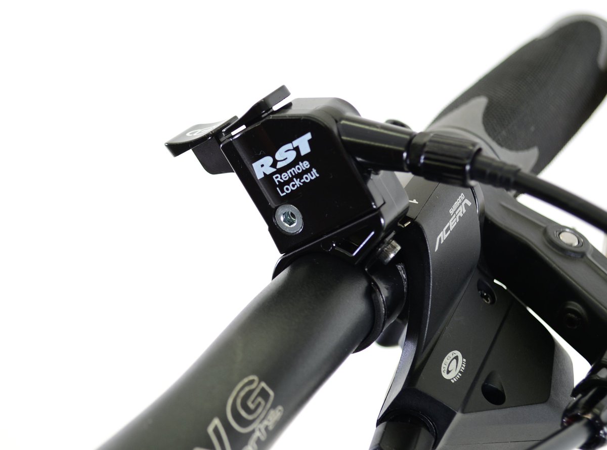 MG_BICICLETAS's tweet photo. Oferta de R$ 3.089,00 por R$ 2.790,00 !!
#mgbicicletas #shimano #londrina #bike
https://t.co/R3j9IcEKXU https://t.co/5AaMlCF2vH