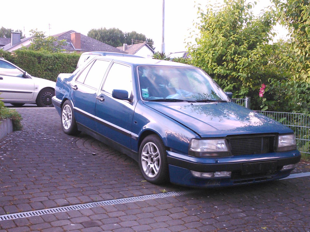 clonkfreak's tweet photo. Getting ready for the street #LS2LX #ScotlandTrip #Scottrip #Lancia #LanciaThema #Busso https://t.co/K9OfbmYAhp
