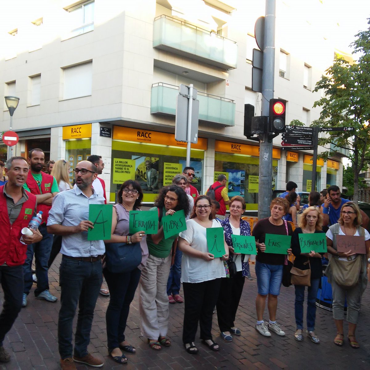 PetitTerrassa's tweet photo. A #Terrassa llibres i persones ens busquem... Ara tenim 11 #Arllibre per trobar-nos! Enhorabona, per molts anys més! https://t.co/B1PEj1nyfx